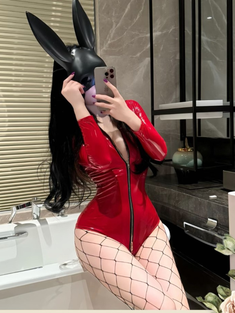 Sexy Patent Leather Bodysuit Z - Home Office Romance 评论和价格